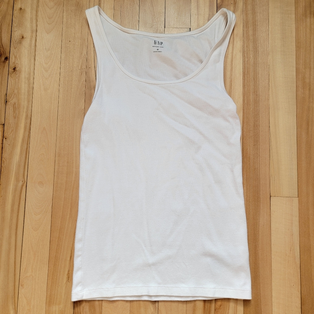 GAP Classic White Modern Tank Medium